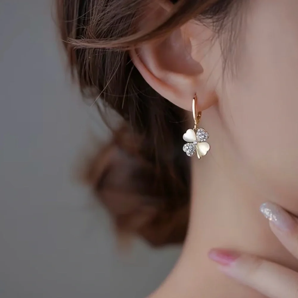 New Women's Rhinestones Four-leaf Clover Earrings Stud Small Fashion Jewelry